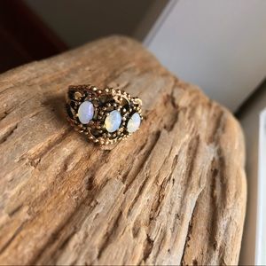 🌐 Vintage 3 Stone Genuine Opal Ring 🌐